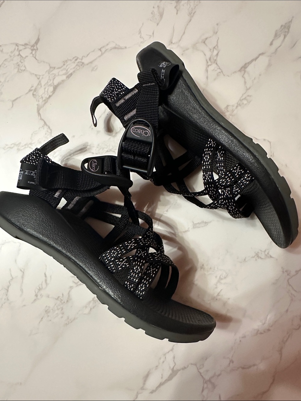 Little Girl’s Chacos Black Strappy Outdoor Sandals like new - Picture 2 of 5